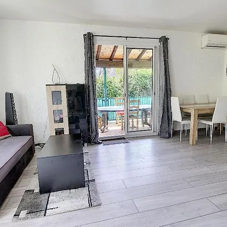 Appartement Confortable Apartment Mery
